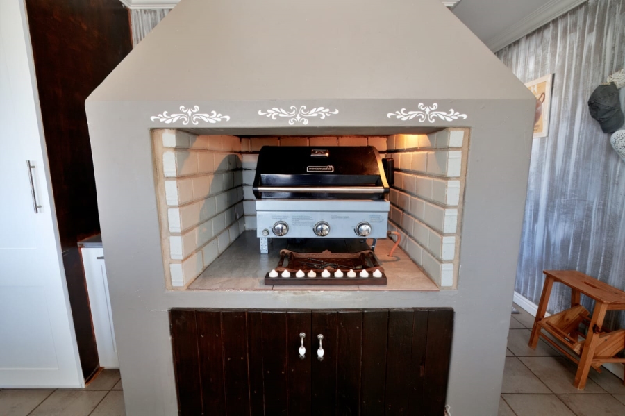 7 Bedroom Property for Sale in Stilbaai Wes Western Cape